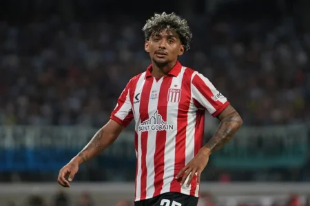 Botafogo negocia renovação com Medina, ausente em partida do Estudiantes