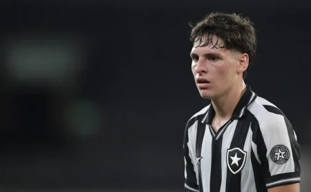 Botafogo rejeita proposta do Palmeiras por Álvaro Montoro e tentativa de retorno de Danilo