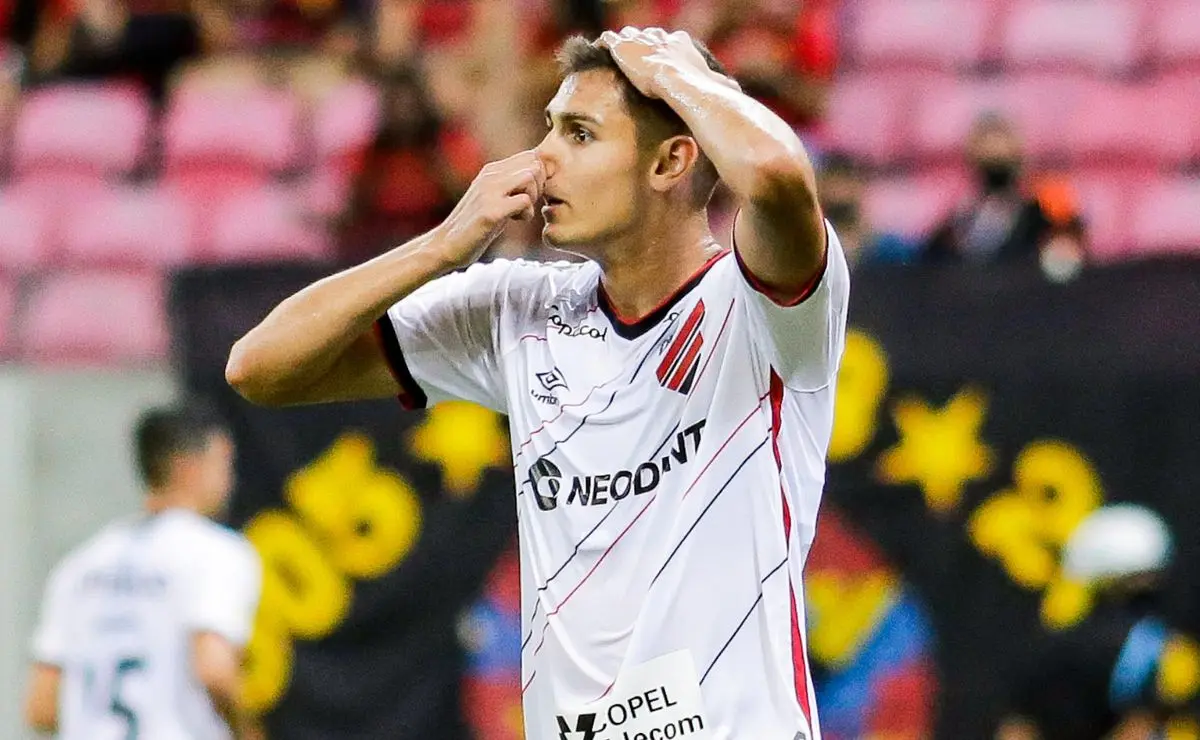 Botafogo segue em busca de Lucas Fasson, com conversas em andamento e planos de pré-contrato para junho. Botafogo segue em busca de Lucas Fasson, com conversas em andamento e planos de pré-contrato para junho.