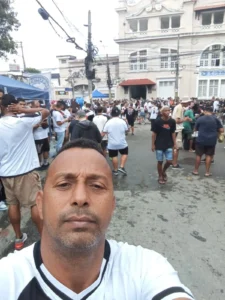 Brener, ídolo do Vasco nos anos 90, vibra com os gols do atacante homônimo: "Entendo a rotina da profissão"