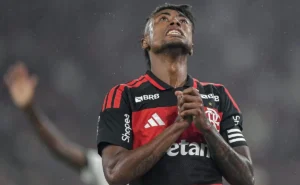 Bruno Henrique almeja 350 jogos pelo Flamengo contra o Sampaio Corrêa