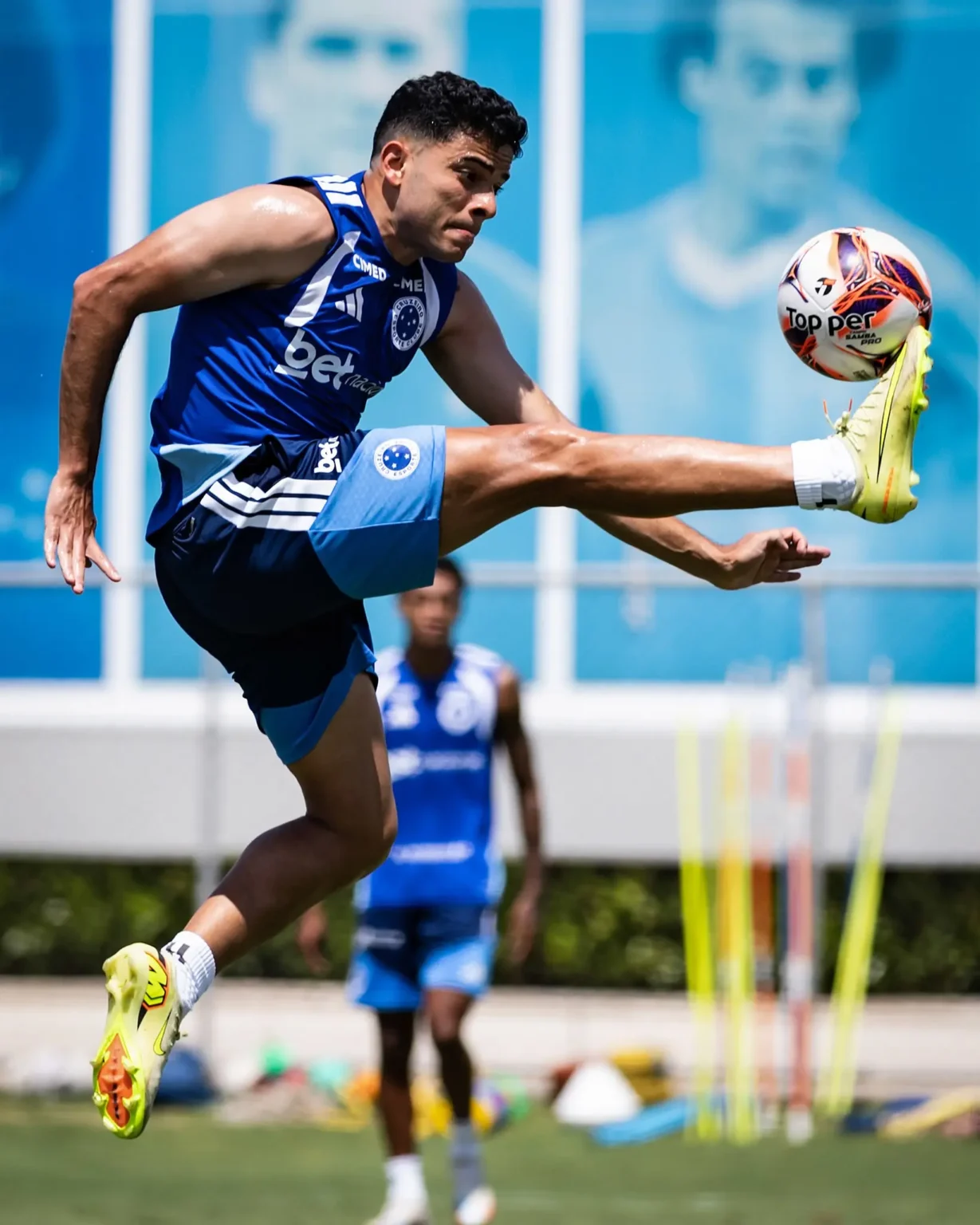 Bruno Rodrigues realiza primeiro treino no Cruzeiro; trio é liberado pelo departamento médico