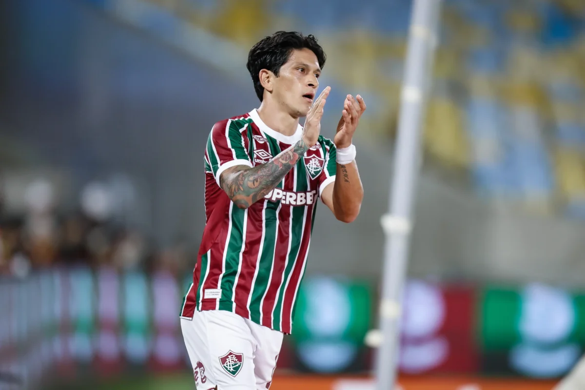 Cano retoma treinos no Fluminense após recuperação de cirurgia no joelho