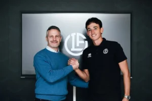 Carbone deixa o Flamengo e acerta com clube suíço