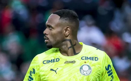 Carlos Miguel: Lance controverso em Palmeiras x Guarani gera debate online