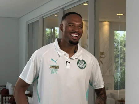 Carlos Miguel almeja marcar seu nome na história do Palmeiras: "Não tenho medo de arriscar"