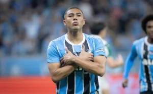 Carlos Vinícius se destaca e Grêmio vence o Novo Hamburgo no Campeonato Gaúcho