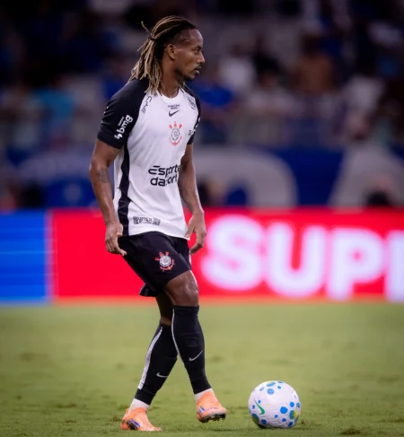Carrillo completa 90 minutos pelo Corinthians após sete meses e recebe elogios de Dorival: Dita o ritmo Carrillo completa 90 minutos pelo Corinthians após sete meses e recebe elogios de Dorival: "Dita o ritmo"