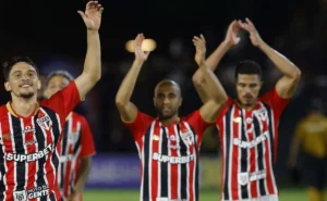 Casagrande elogia Crespo e destaca Rafinha como peça-chave na reação do São Paulo: “Jogadores mais seguros”