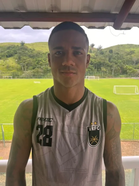 Catatau retorna a São Januário para enfrentar o Vasco e recorda futebol amador durante suspensão: "É loucura"