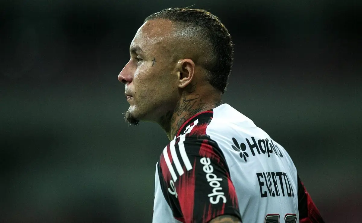 Cebolinha perde chance crucial para o Flamengo contra o Lanús na Recopa Sul-Americana Cebolinha perde chance crucial para o Flamengo contra o Lanús na Recopa Sul-Americana