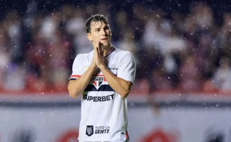 Choque entre Tapia e Afonso em partida entre São Paulo e Primavera assusta em São Paulo.
