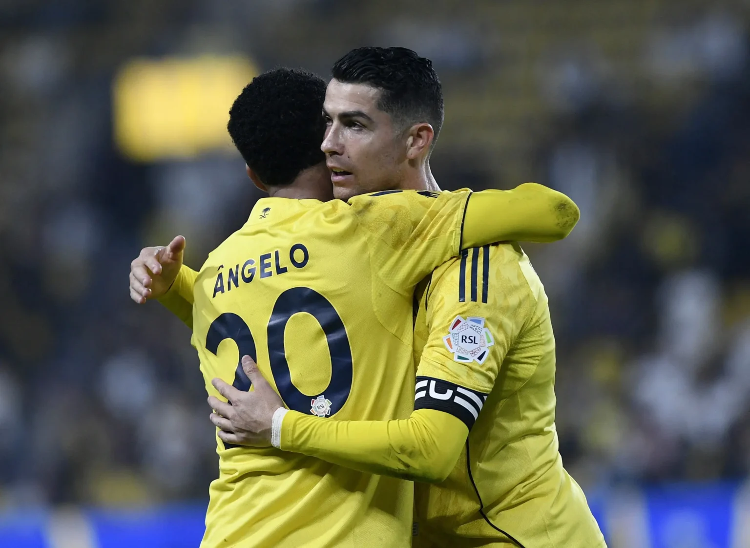 Com dois gols de Cristiano Ronaldo, Al-Nassr goleia Al-Hazem e lidera a Liga Saudita