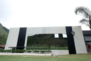 Com Textor no Rio, Botafogo inaugura área de recuperação aquática no CT; veja imagens Com Textor no Rio, Botafogo inaugura área de recuperação aquática no CT; veja imagens