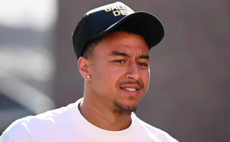 Contratação de Jesse Lingard difere de Zakaria Labyad e não foi recomendada a Depay pelo Corinthians. Contratação de Jesse Lingard difere de Zakaria Labyad e não foi recomendada a Depay pelo Corinthians.