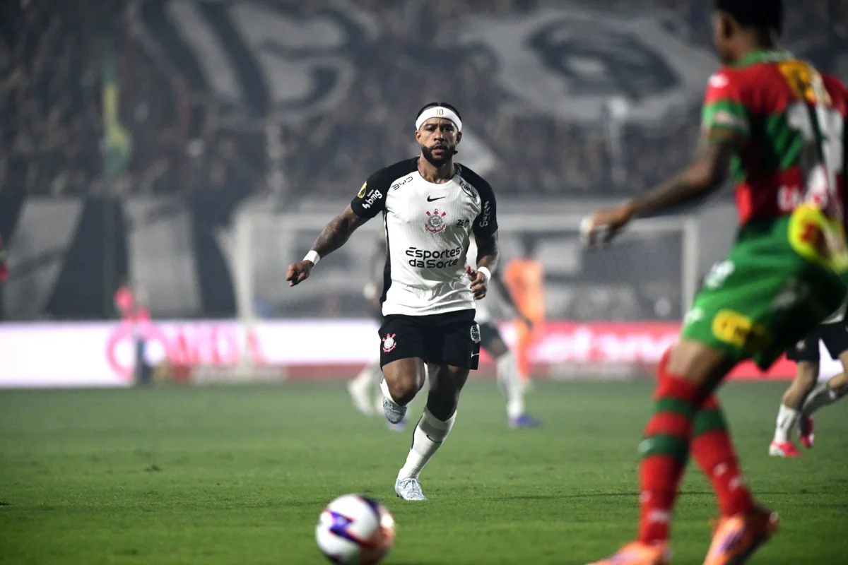 Corinthians: Entre o Brasileirão e a Semifinal, um Dilema com Desgaste Físico Corinthians: Entre o Brasileirão e a Semifinal, um Dilema com Desgaste Físico