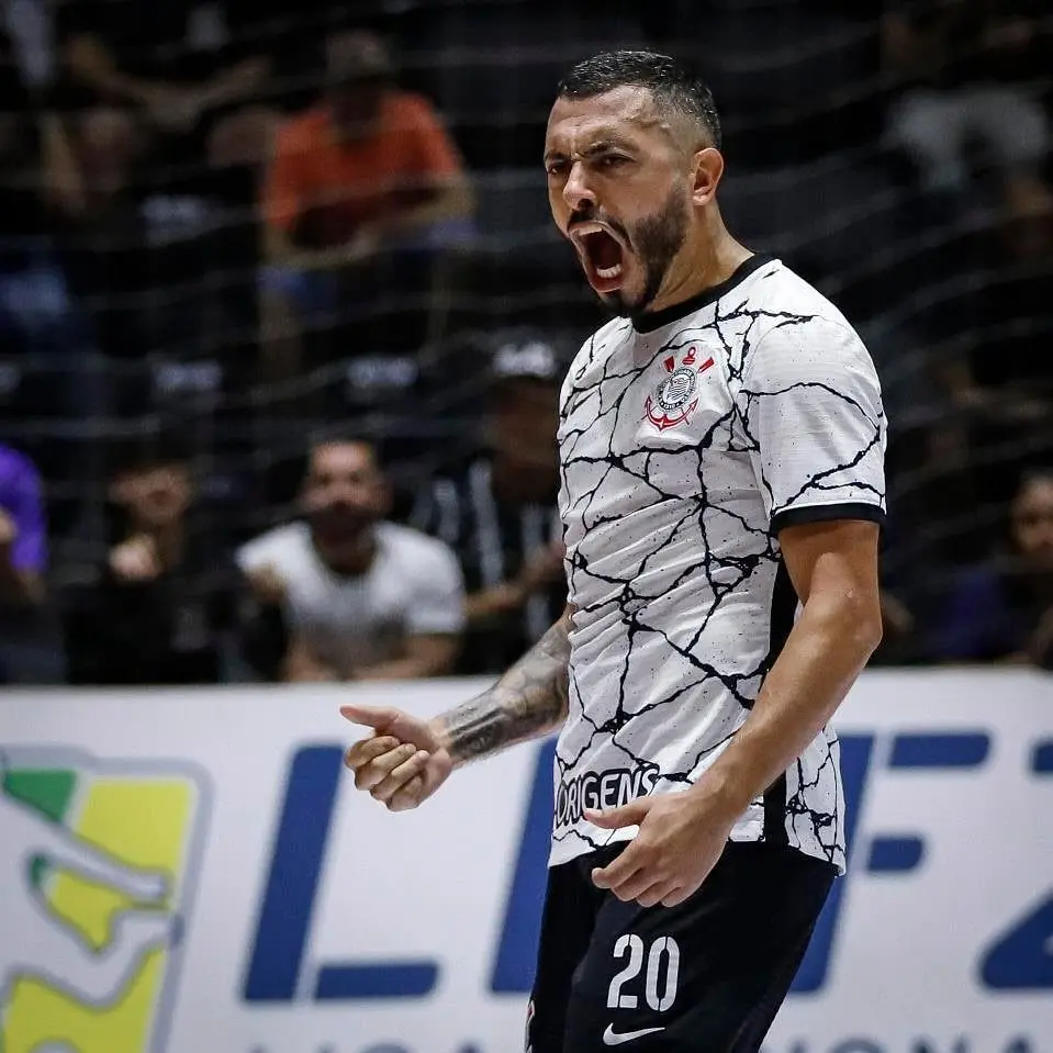 Corinthians deverá pagar pensão e indenização a ex-atleta de futsal aposentado por lesão Corinthians deverá pagar pensão e indenização a ex-atleta de futsal aposentado por lesão