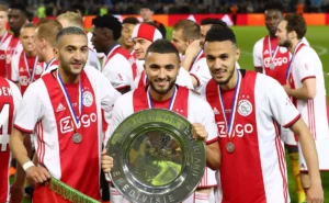 Corinthians de olho em Zakaria Labyad, aposta em Memphis Depay e avalia reforço de meio-campo. Corinthians de olho em Zakaria Labyad, aposta em Memphis Depay e avalia reforço de meio-campo.