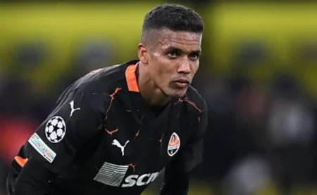 Corinthians traça cenário para Pedrinho e retorno imediato é improvável. Corinthians traça cenário para Pedrinho e retorno imediato é improvável.