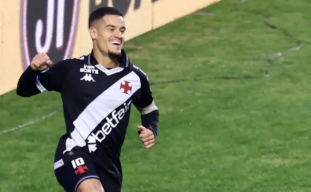 Coutinho recebe proposta do LA Galaxy com janela de transferências da MLS aberta