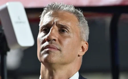 Crespo perde titulares do São Paulo antes de duelo com a Ponte Preta Crespo perde titulares do São Paulo antes de duelo com a Ponte Preta