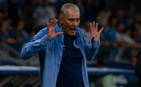 Cruzeiro de Tite tem pior início defensivo recente em 12 jogos, com 16 gols sofridos