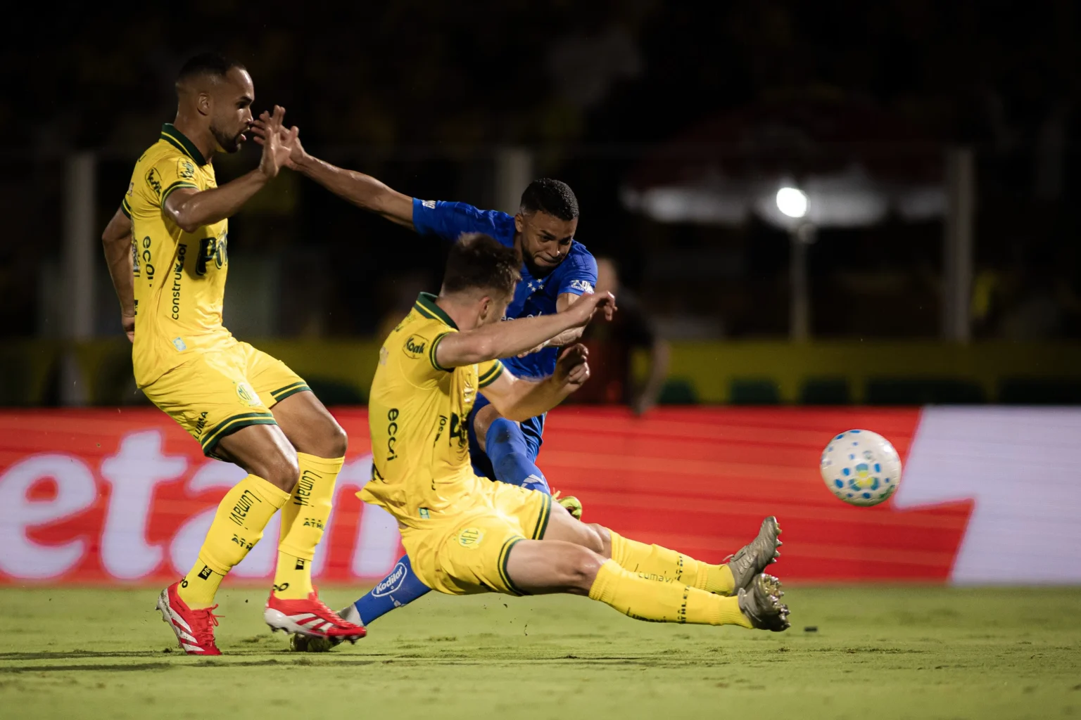 Cruzeiro pontua além do esperado em Mirassol e intensifica alerta no Brasileirão Cruzeiro pontua além do esperado em Mirassol e intensifica alerta no Brasileirão