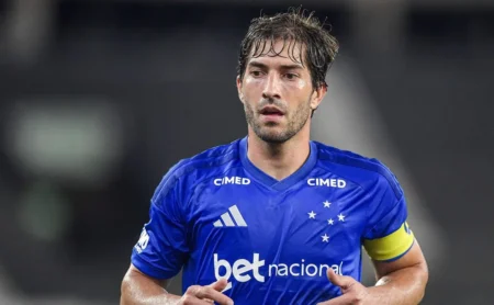 Cruzeiro supera o Pouso Alegre e abre vantagem na semifinal do Mineiro Cruzeiro supera o Pouso Alegre e abre vantagem na semifinal do Mineiro