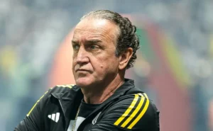 Cuca reforça sua posição no Santos após novo tropeço do time no Brasileirão