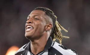 Danilo pode deixar o Botafogo, mas não irá para o Palmeiras; Zenit demonstra interesse