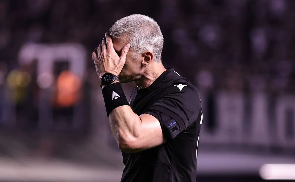 Daronco apita o jogo e Klein comanda o retorno na final do Gauchão entre Grêmio e Inter Daronco apita o jogo e Klein comanda o retorno na final do Gauchão entre Grêmio e Inter