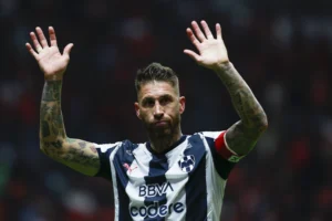 De James Rodríguez a Sergio Ramos: confira jogadores internacionais disponíveis no mercado