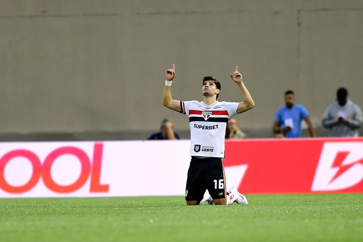 De promessa a peça-chave: a ascensão de Bobadilla no São Paulo com Crespo