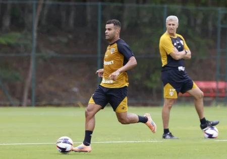 De titular a alvo de protesto: um mês de Alisson sem jogar pelo São Paulo