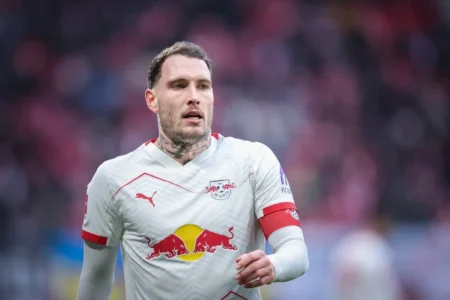 Derrapagens do Bayern motivam lateral do RB Leipzig na Copa da Alemanha: "Percebemos que são vulneráveis"
