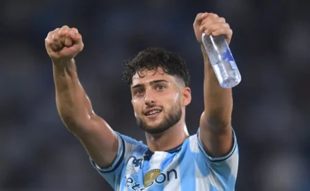 Di Césare desperta interesse do Santos após destaque no Racing em meio à negociação