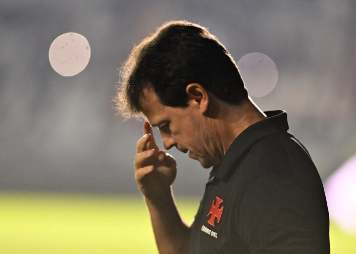 Diniz defende Coutinho após vaias e lamenta derrota do Vasco: "Assumo a responsabilidade"