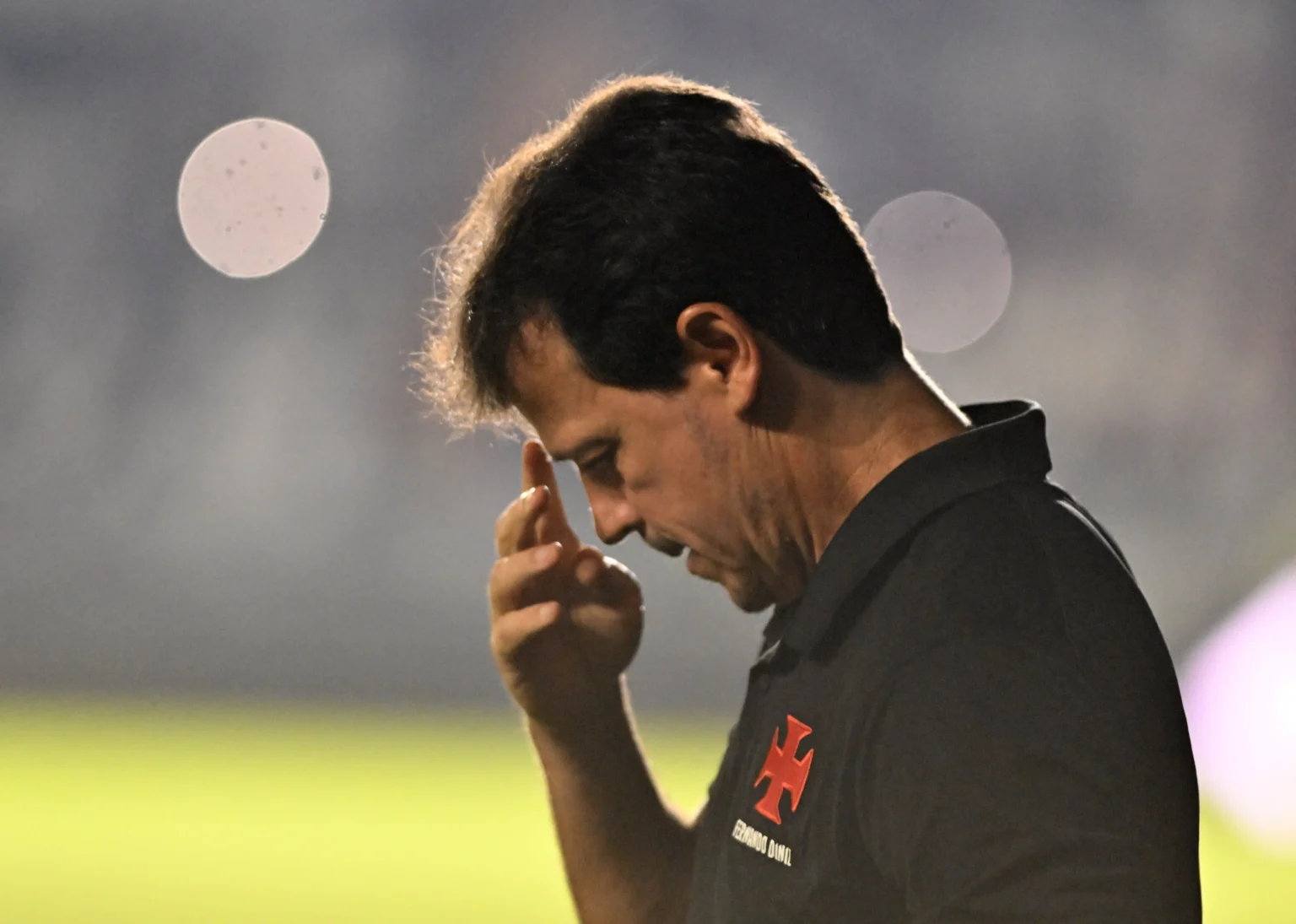 Diniz defende Coutinho após vaias e lamenta derrota do Vasco: "Assumo a responsabilidade"