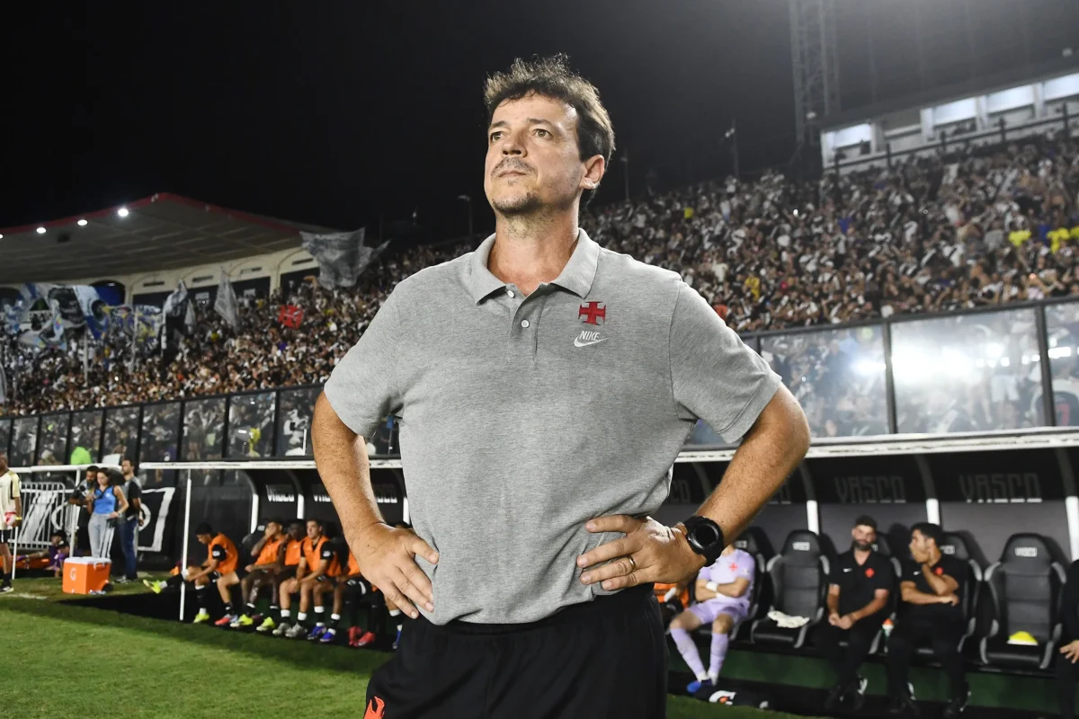 Diniz e Zubeldía se reencontram em Vasco x Fluminense após polêmica classificação e demissão Diniz e Zubeldía se reencontram em Vasco x Fluminense após polêmica classificação e demissão