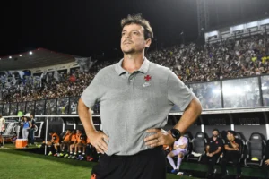Diniz e Zubeldía se reencontram em Vasco x Fluminense após polêmica classificação e demissão Diniz e Zubeldía se reencontram em Vasco x Fluminense após polêmica classificação e demissão