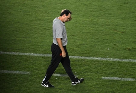 Diniz exalta ataque do Vasco, mas lamenta oportunidades desperdiçadas: "Frustrante"