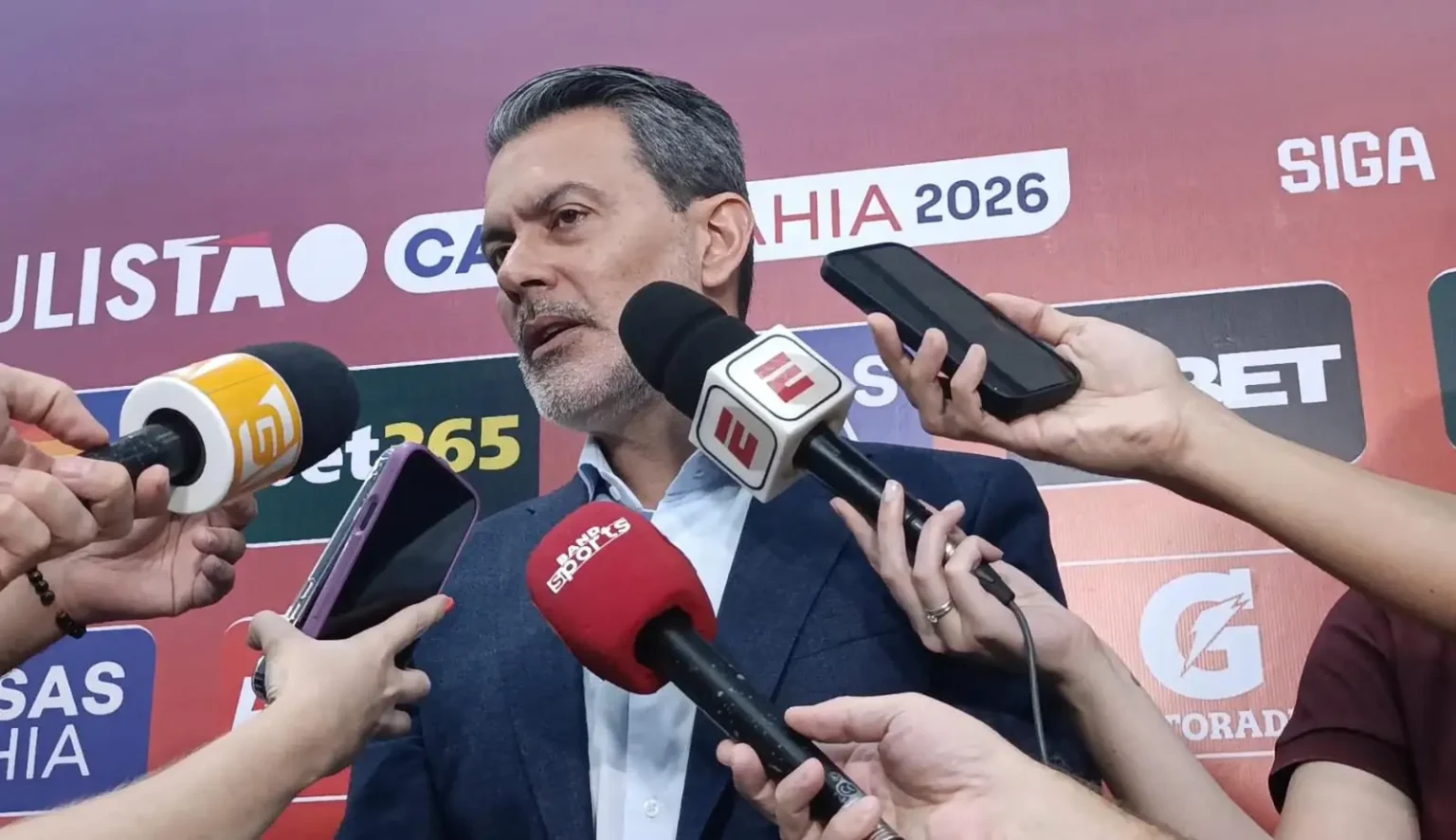 Dirigente do São Paulo minimiza lesão e confia em Lucas na semifinal: "Vamos precisar de todos"