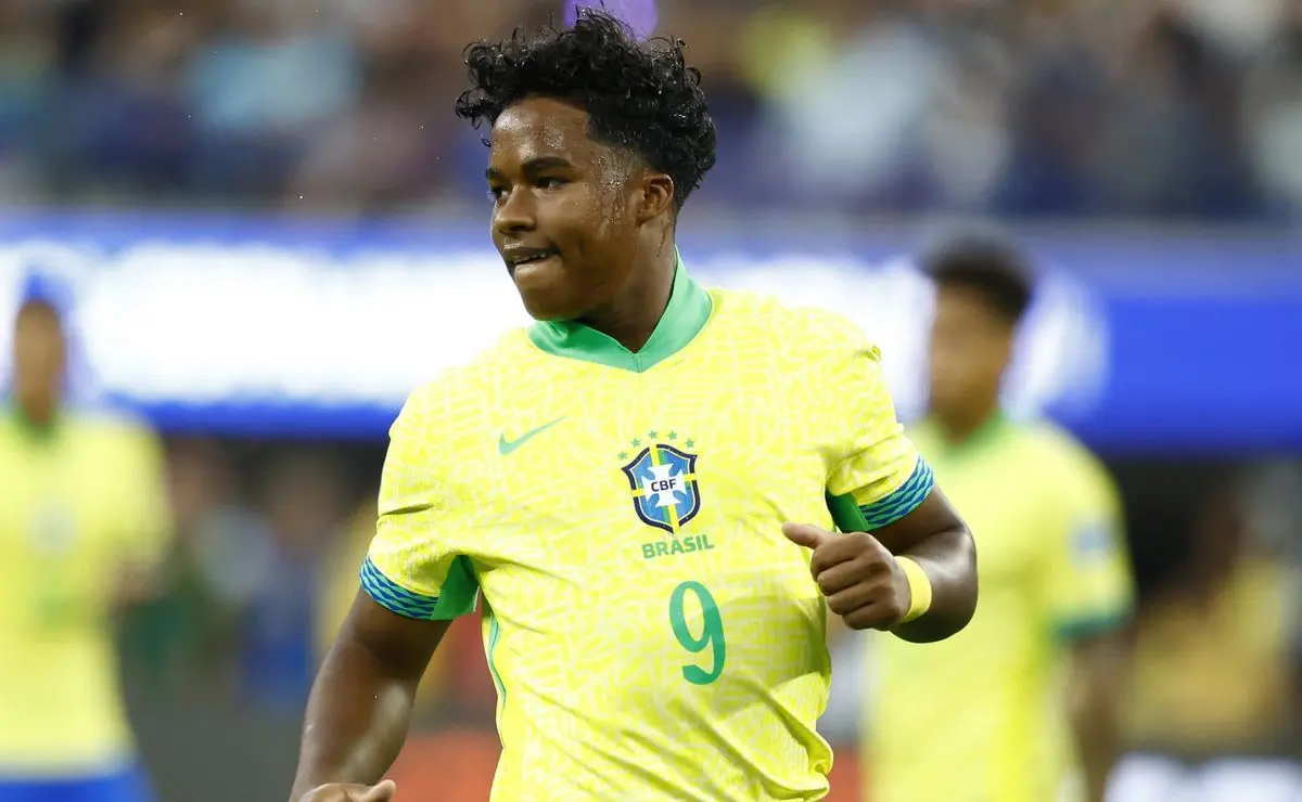 Disputa pela camisa 9 da Seleção Brasileira se intensifica com a aproximação da convocação de Ancelotti Disputa pela camisa 9 da Seleção Brasileira se intensifica com a aproximação da convocação de Ancelotti