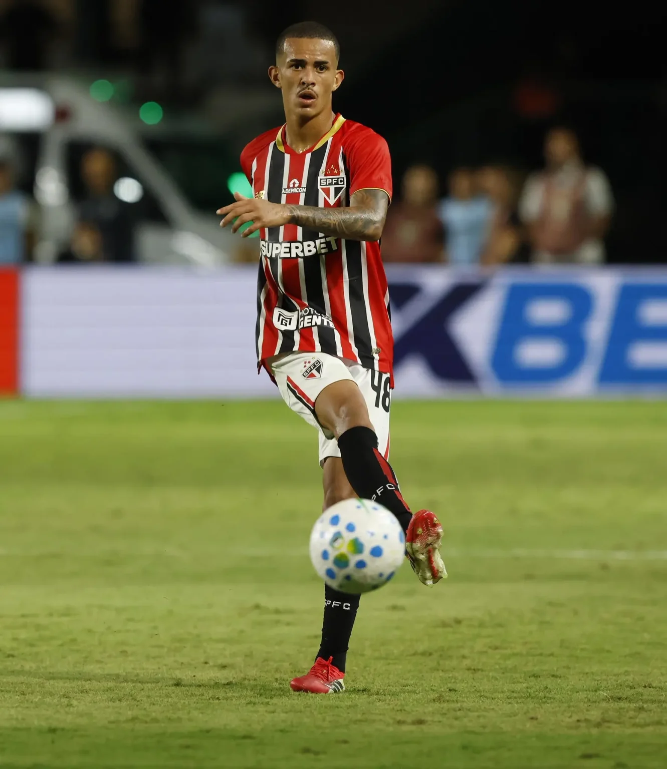 Djordney, novo reforço do São Paulo, revela que jogava por lanche e refrigerante na infância