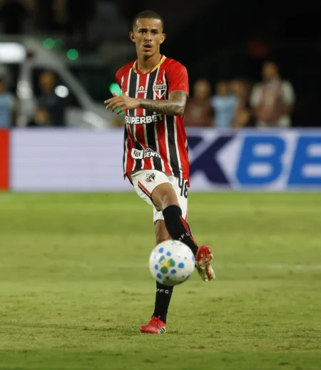 Djordney, novo reforço do São Paulo, revela que jogava por lanche e refrigerante na infância