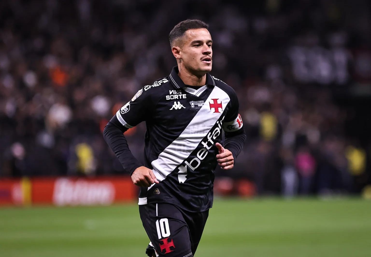 Do funk à vaia: a passagem de Coutinho pelo Vasco, após um ano e meio, não teve um final feliz