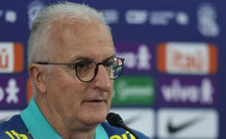 Dorival alerta a Seleção Brasileira, cita a Itália e pede menos estrangeiros nos clubes