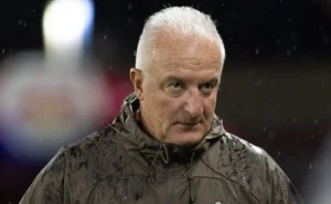 Dorival detalha busca do Corinthians por quatro reforços e prioridades para o elenco Dorival detalha busca do Corinthians por quatro reforços e prioridades para o elenco