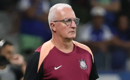 Dorival Júnior preserva titulares, faz mudanças e Corinthians empata com o Cruzeiro Dorival Júnior preserva titulares, faz mudanças e Corinthians empata com o Cruzeiro