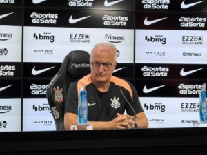 Dorival Júnior alerta e reforça pedido por reforços no Corinthians: "Não temos elenco completo"